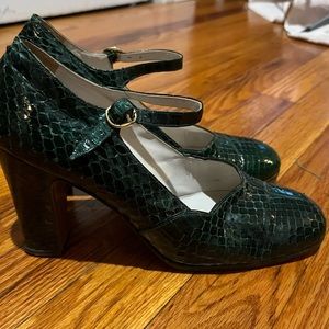 Vintage 1970s Handmade Green Python Mary Jane Shoes - Women’s Size 7